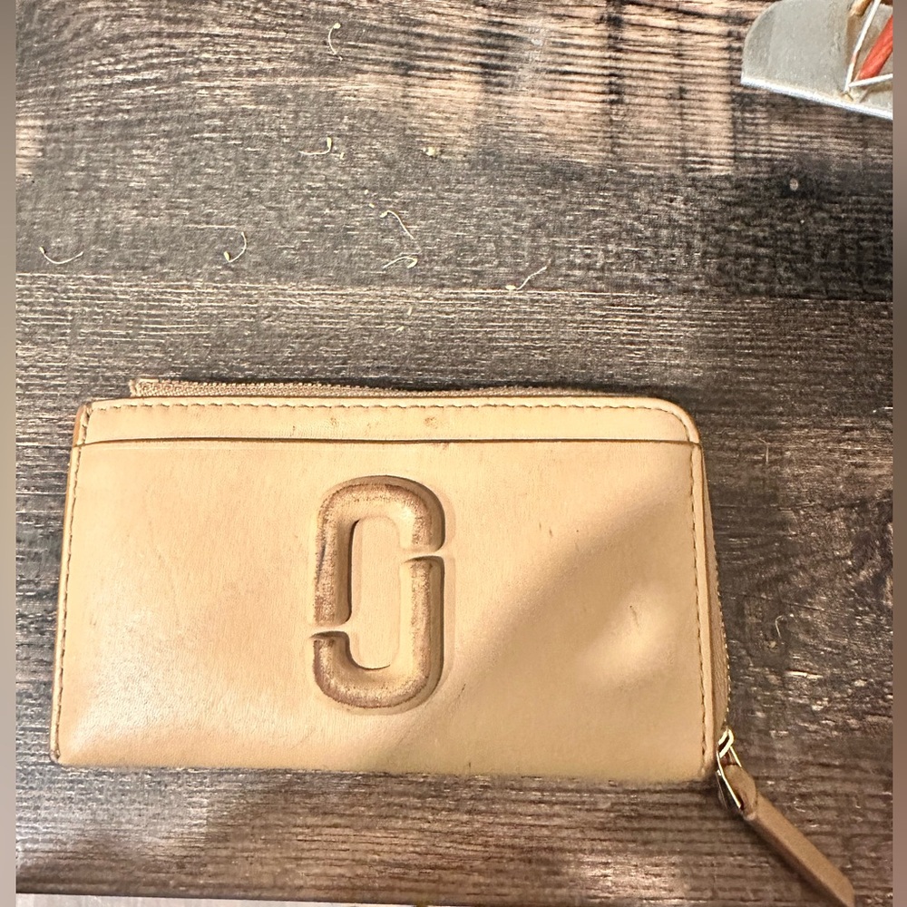 Marc Jacobs Beige Cardholder with Embossed Logo